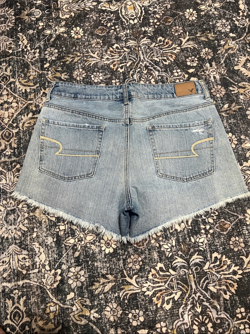 American Eagle Outfitters Hi-Rise Fest Light Wash Distressed Denim Cutoff Shorts - Picture 2 of 3